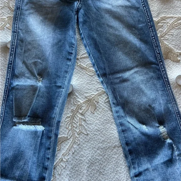 Guess Ripped Knee Jeans - Picture 4 of 5